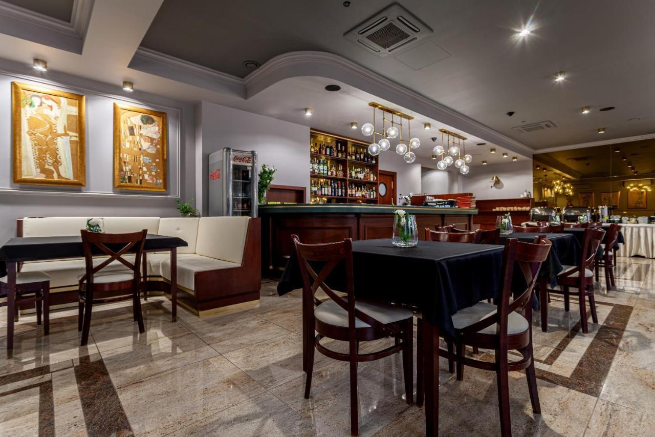 Hotel Poniatowski 라돔 외부 사진