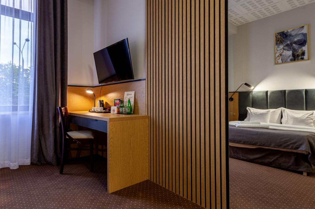 Hotel Poniatowski 라돔 외부 사진