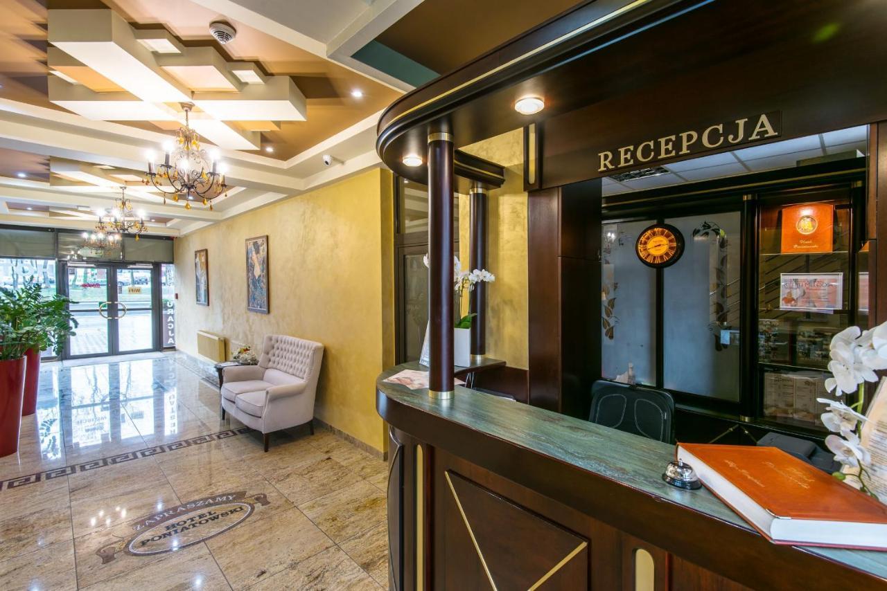 Hotel Poniatowski 라돔 외부 사진